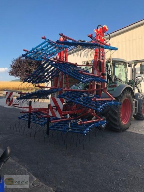 Striegeltechnik & Hacktechnik des Typs Hatzenbichler Originalstriegel 12 m, hydraulische Verstellung, Vorführgerät, Neumaschine in Bad Emstal (Bild 2)