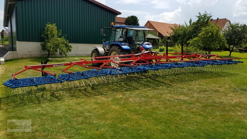 Striegeltechnik & Hacktechnik des Typs Hatzenbichler Striegel, Hachstrigel Federzahnhackegge 12m, Neumaschine in Bad Emstal (Bild 1)