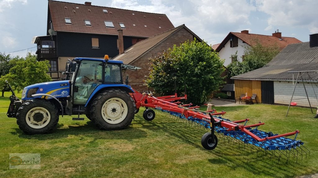 Striegeltechnik & Hacktechnik des Typs Hatzenbichler Striegel, Hachstrigel Federzahnhackegge 12m, Neumaschine in Bad Emstal (Bild 4)