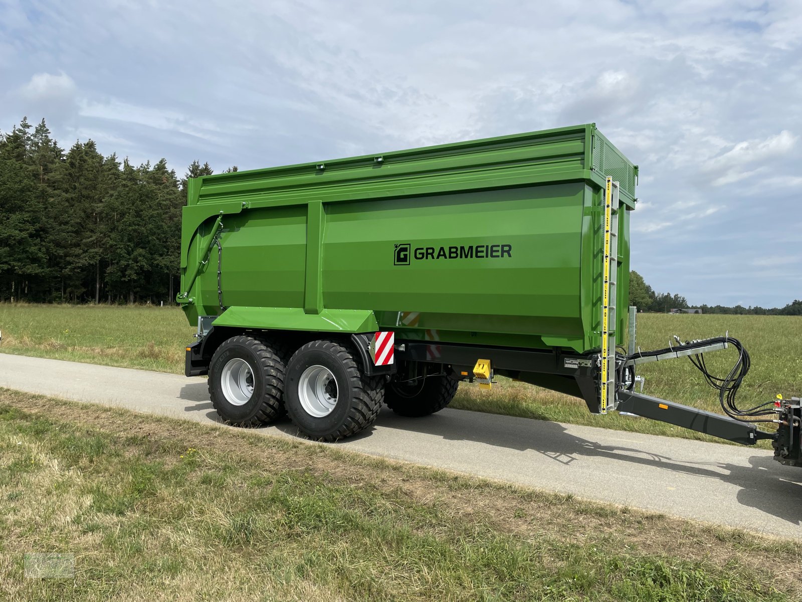 Kipper des Typs Grabmeier Mulden Kipper, Neumaschine in Reisbach (Bild 8)