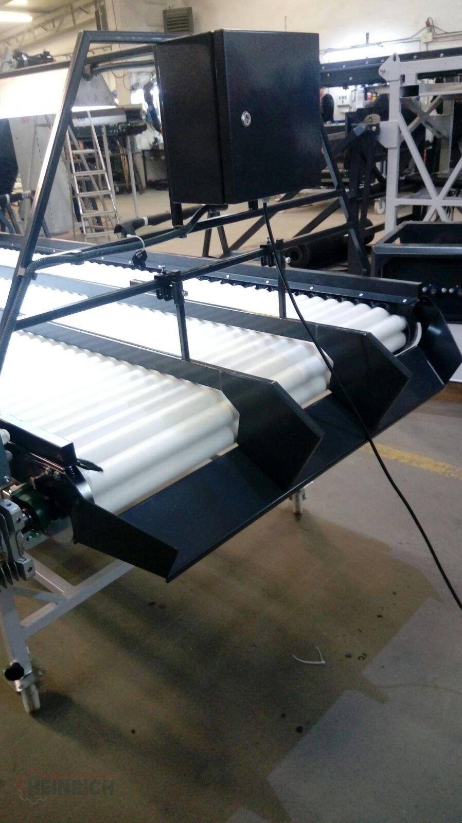 Kartoffellagerungstechnik des Typs KMK Rollenverlesetisch, Verlesetisch, Verleseband Modell T, Neumaschine in Ehekirchen (Bild 5)