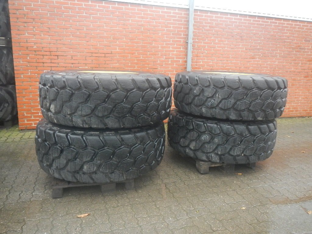 Felge des Typs Bridgestone 20.5R25 VJT - D117, Gebrauchtmaschine in Aabenraa (Bild 1)