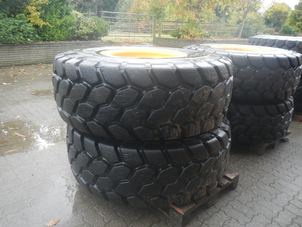 Felge des Typs Bridgestone 20.5R25 VJT - D117, Gebrauchtmaschine in Aabenraa (Bild 3)