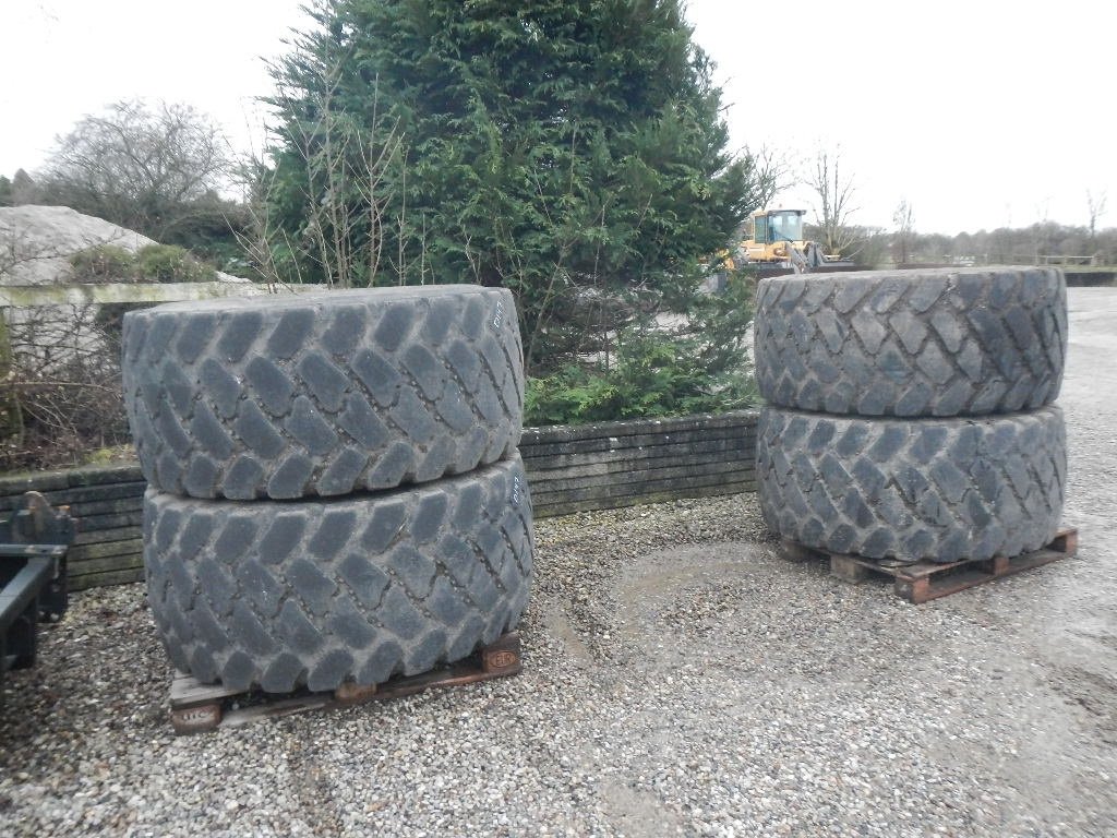 Felge des Typs Bridgestone 650/65R25 - D147, Gebrauchtmaschine in Aabenraa (Bild 1)