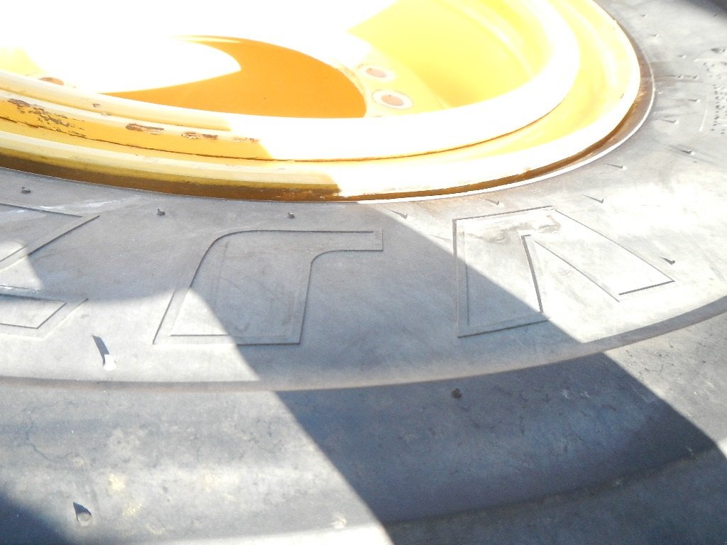 Felge des Typs Bridgestone 20.5R25 D150, Gebrauchtmaschine in Aabenraa (Bild 8)