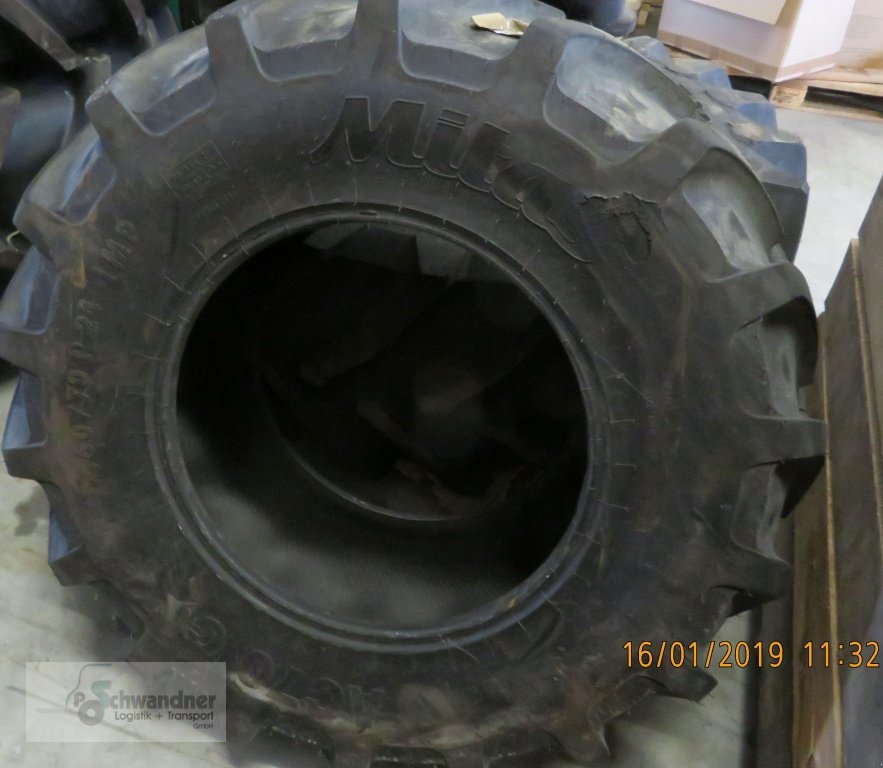 Reifen des Typs Mitas 460/70 R24, Gebrauchtmaschine in Pfreimd (Bild 1)