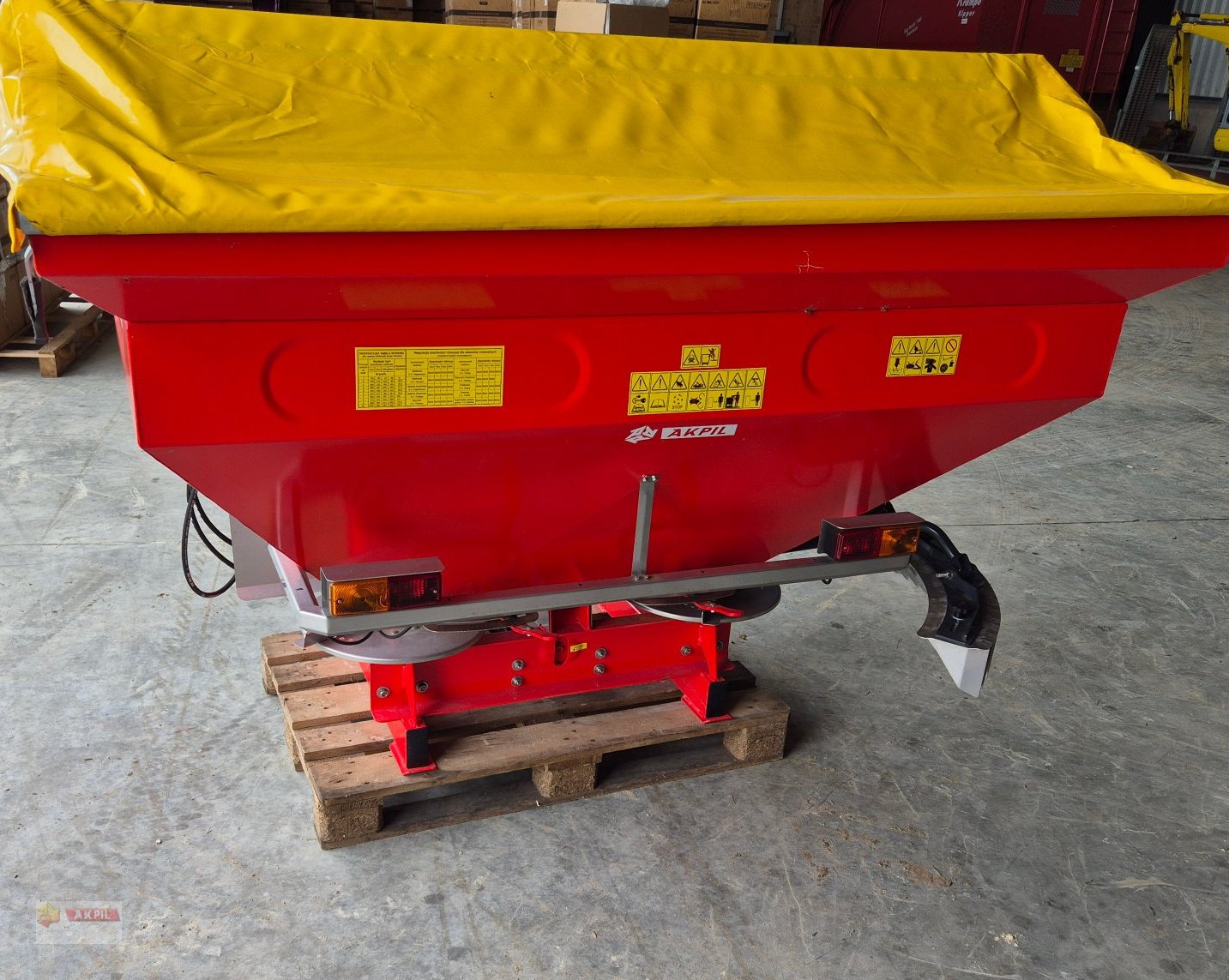 Düngerstreuer des Typs Akpil Siew XL 600 / 800 / 1000 / 1200L, Neumaschine in Neumarkt (Bild 1)