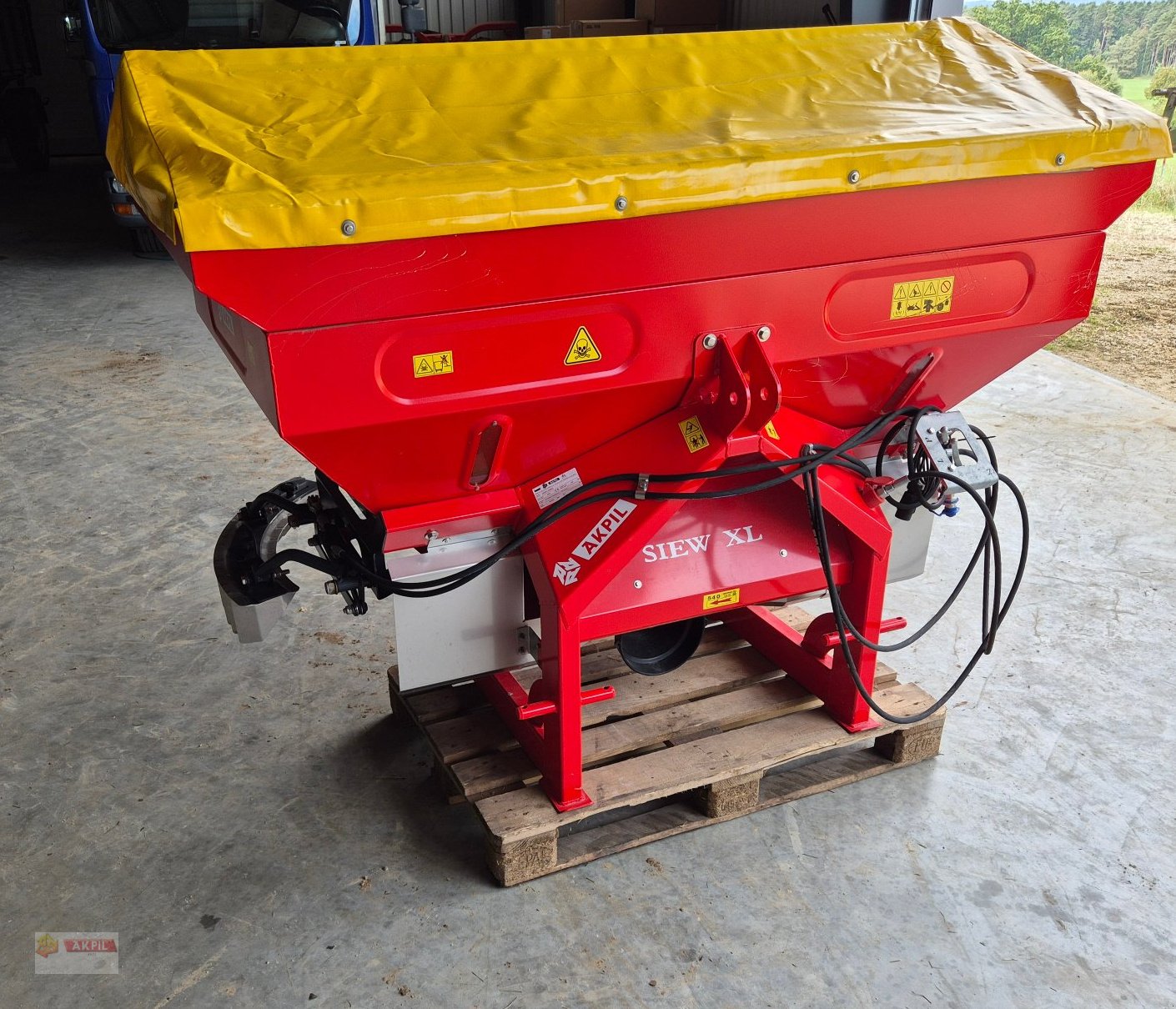 Düngerstreuer des Typs Akpil Siew XL 600 / 800 / 1000 / 1200L, Neumaschine in Neumarkt (Bild 2)