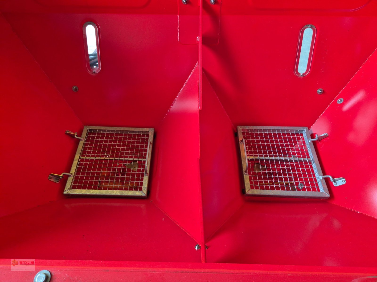 Düngerstreuer des Typs Akpil Siew XL 600 / 800 / 1000 / 1200L, Neumaschine in Neumarkt (Bild 4)