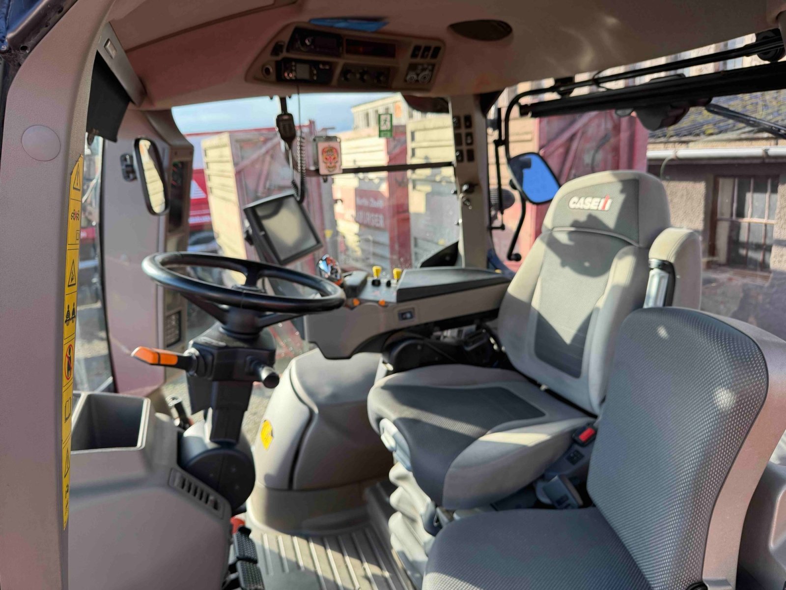 Traktor des Typs Case IH OPTUM 300 CVX, Gebrauchtmaschine in Ostrava - Polanka (Bild 7)