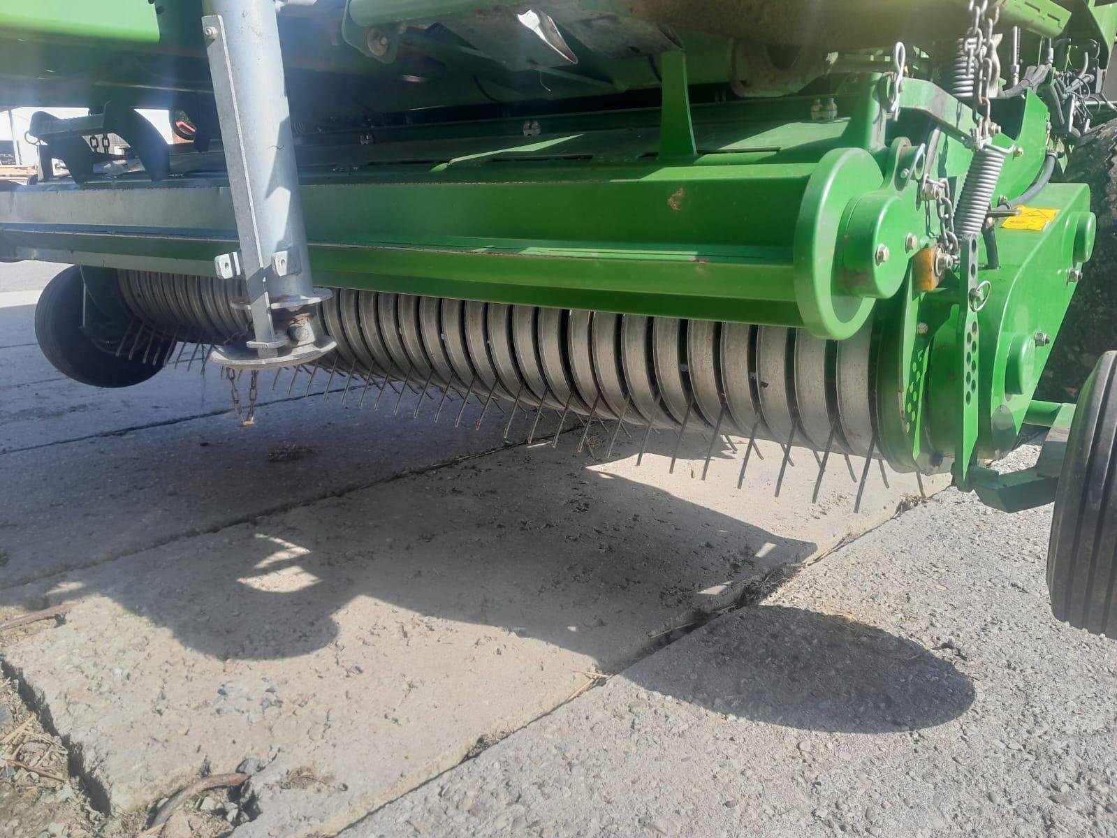 Rundballenpresse des Typs Krone Comprima V 150 XC, Gebrauchtmaschine in Ostrava - Polanka (Bild 5)