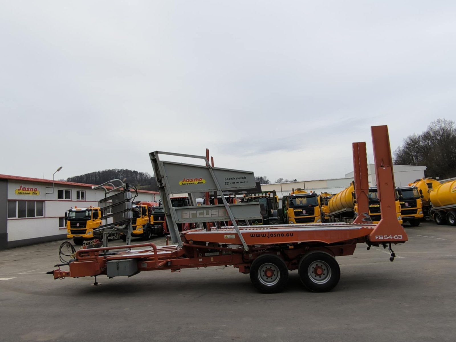 Ballensammelwagen des Typs Arcusin F 54 - 63, Gebrauchtmaschine in Ostrava - Polanka (Bild 1)