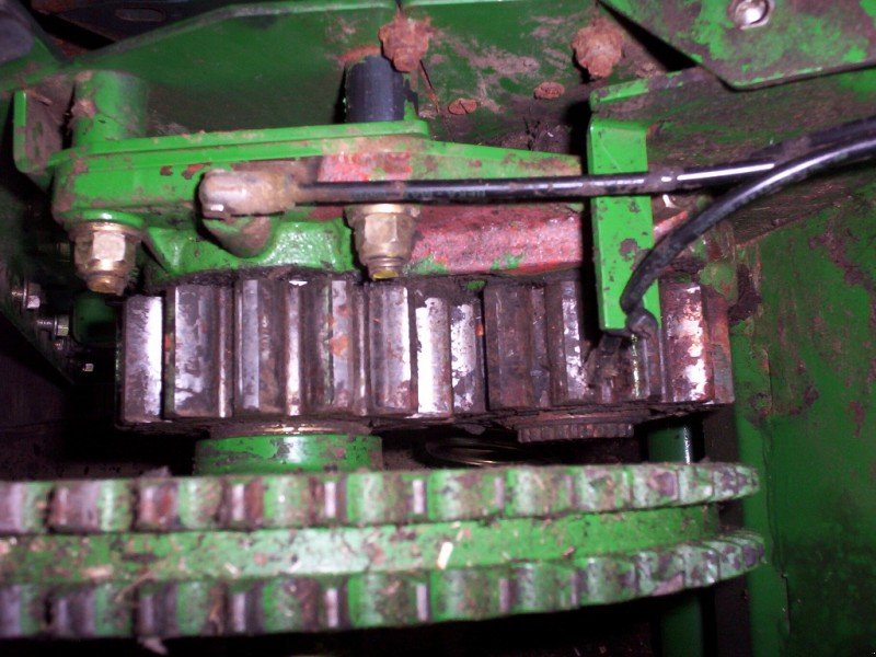 Rundballenpresse des Typs John Deere 582, 590, 592, Gebrauchtmaschine in Klein Wittensee (Bild 12)