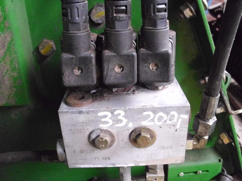 Rundballenpresse des Typs John Deere 582, 590, 592, Gebrauchtmaschine in Klein Wittensee (Bild 24)