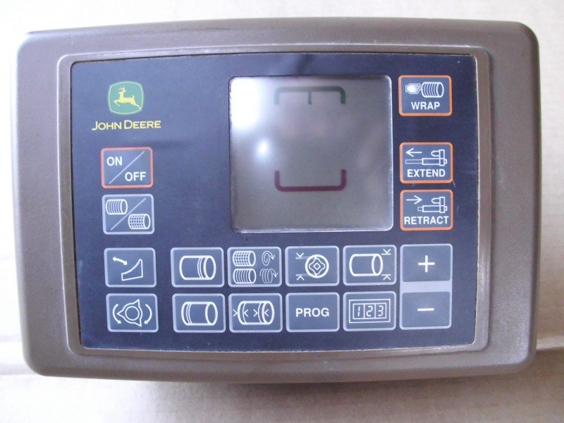 Rundballenpresse des Typs John Deere 582, 590, 592, Gebrauchtmaschine in Klein Wittensee (Bild 4)