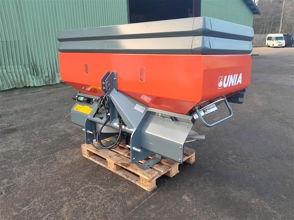 Düngerstreuer des Typs Unia MX 1600, Gebrauchtmaschine in Hadsund (Bild 1)