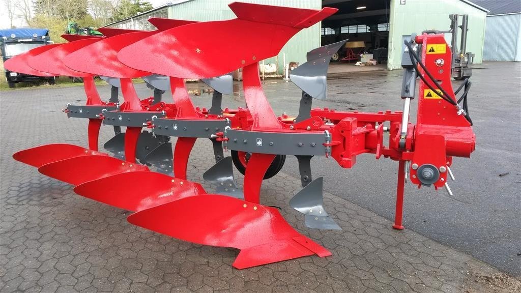 Pflug des Typs Unia IBIS LS 4 Plus, Gebrauchtmaschine in Hadsund (Bild 1)