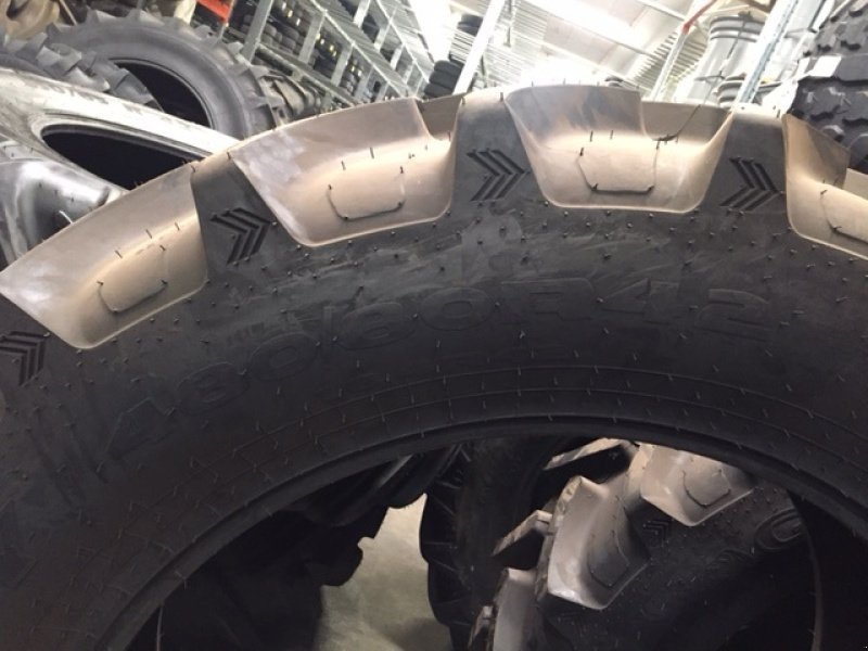 Reifen des Typs Sonstige 480/80R42     650/65R38  710/60R38, Gebrauchtmaschine in Danmark (Bild 3)