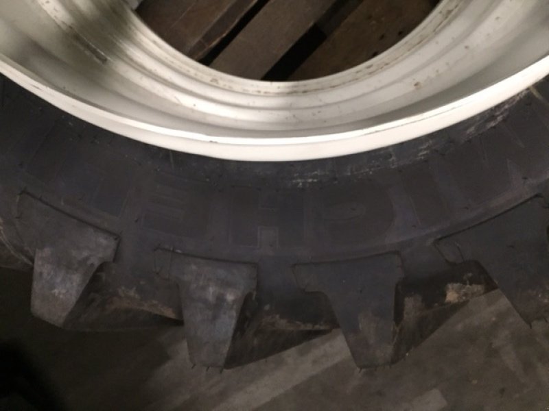 Reifen des Typs AP 18,4R34  650/60R34 600/65R34, Gebrauchtmaschine in Danmark (Bild 5)