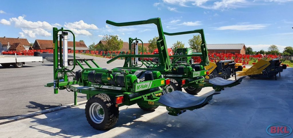 Ballenwickler des Typs McHale 991BC Ballenwickler, Neumaschine in Rovisce (Bild 3)