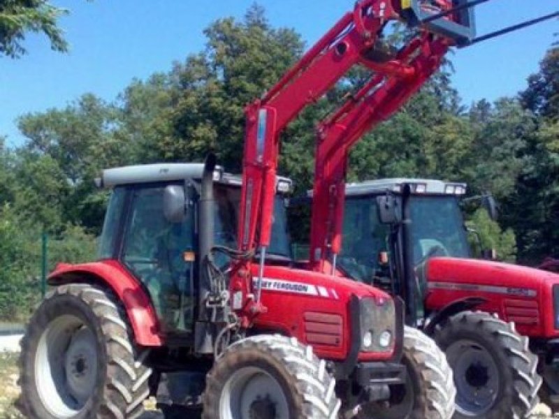 Traktor des Typs Massey Ferguson 5460, Neumaschine in Aurillac (Bild 1)