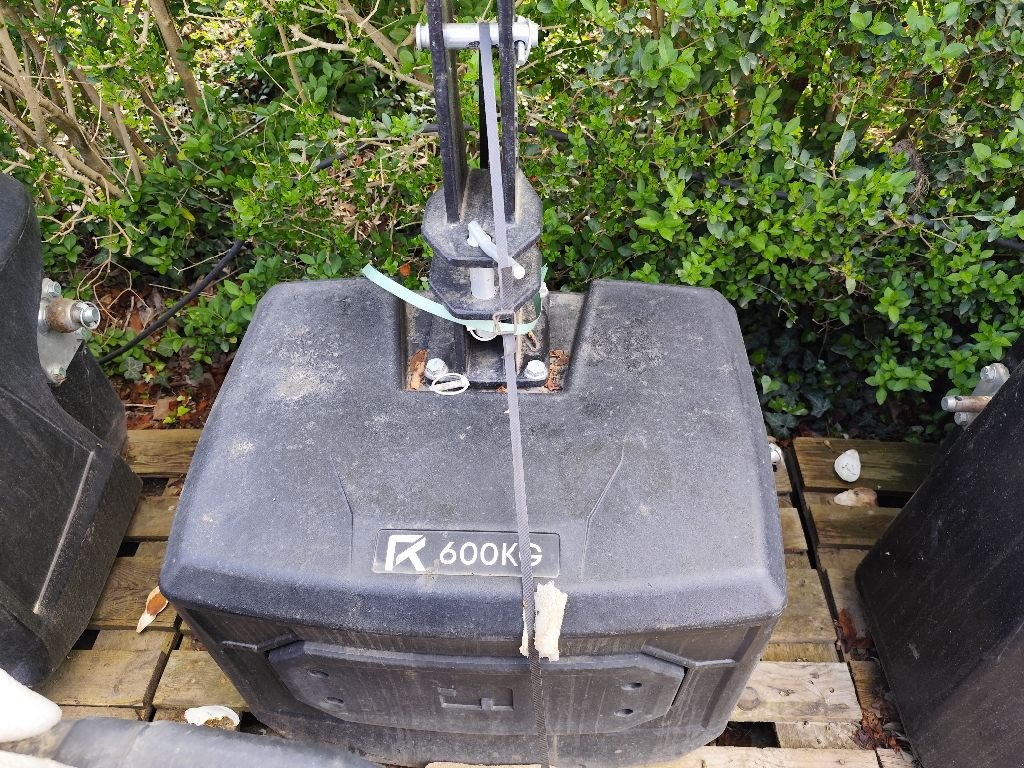 Sonstige Traktorteile des Typs Avant masse de 600 a 1500kg, Gebrauchtmaschine in HORION HOZEMONT (Bild 1)