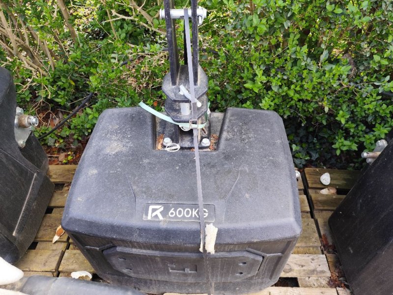 Sonstige Traktorteile des Typs Avant masse de 600 a 1500kg, Gebrauchtmaschine in HORION HOZEMONT