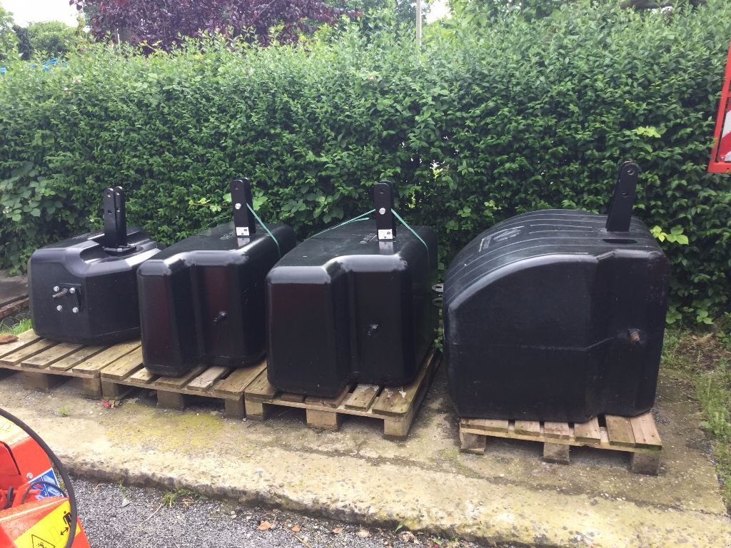 Sonstige Traktorteile des Typs Avant masse de 900 a 1500kg, Gebrauchtmaschine in HORION HOZEMONT (Bild 1)