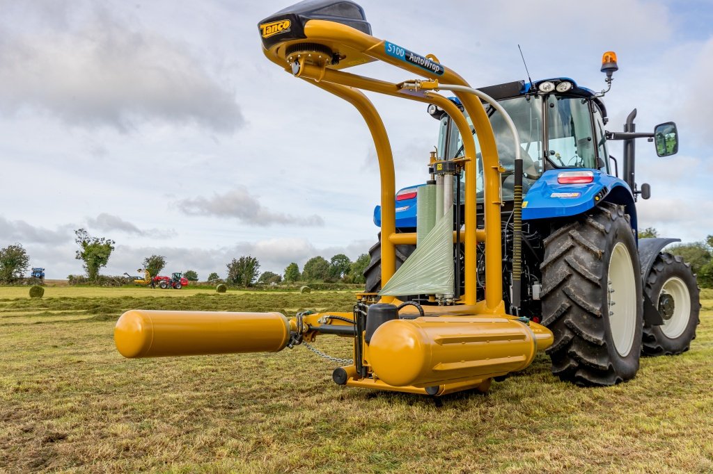 Ballenwickler des Typs Tanco S100 AutoWrap, Neuauflage des 1310 EH/1300 Serie, Neumaschine in Wiesbaden (Bild 2)