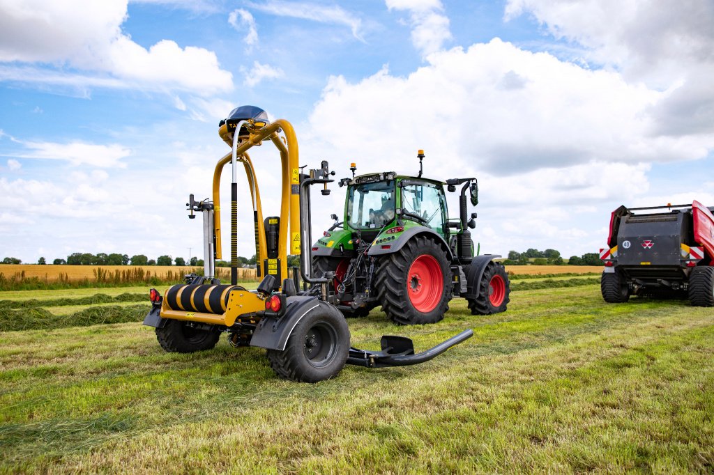 Ballenwickler des Typs Tanco 1400 V - Wickeln in Höchstgeschwindigkeit, Neumaschine in Wiesbaden (Bild 3)