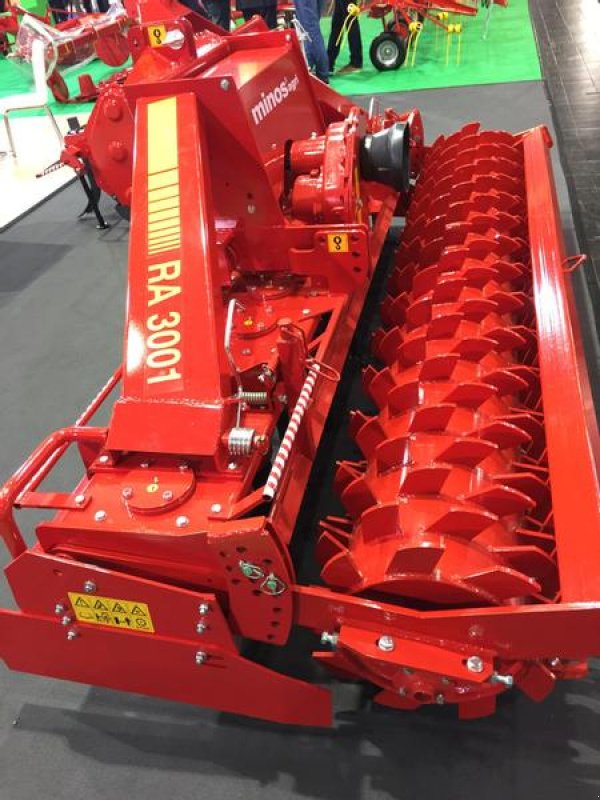 Kreiselegge des Typs Minos Agri Kreiselegge T-DRAM 3001 mit Packerwalze, Neumaschine in Münstermaifeld (Bild 10)