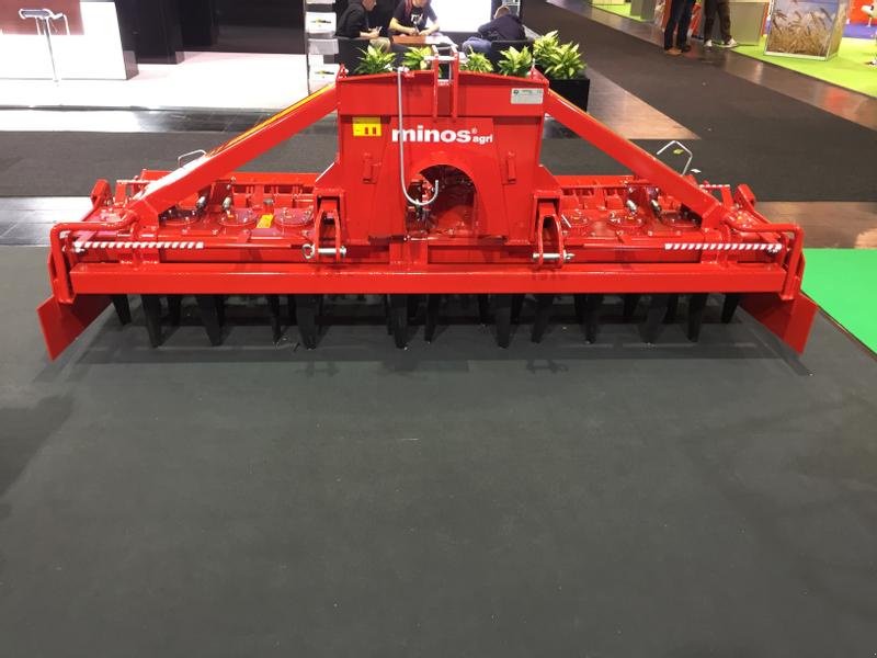 Kreiselegge des Typs Minos Agri Kreiselegge T-DRAM 3001 mit Packerwalze, Neumaschine in Münstermaifeld (Bild 7)