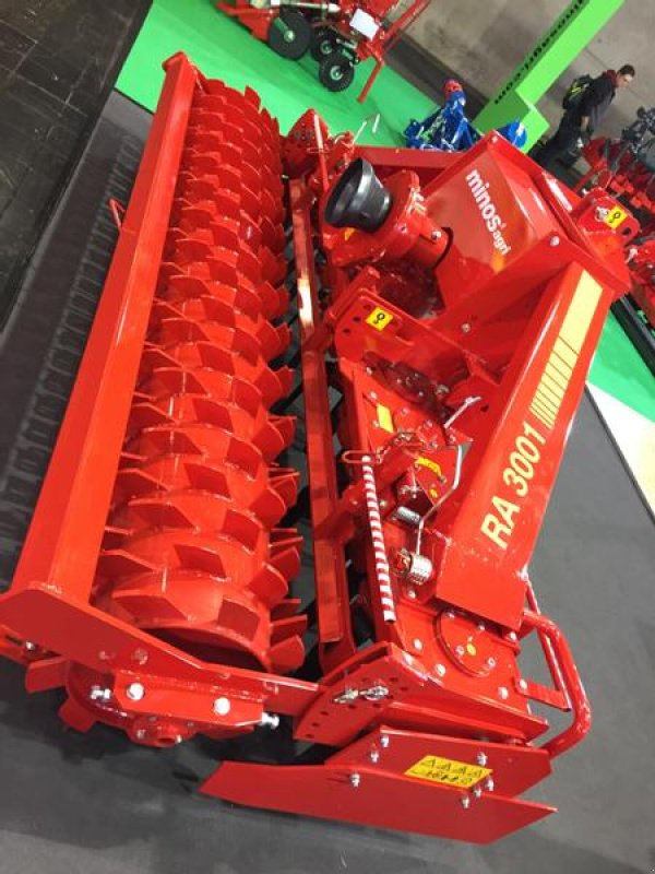 Kreiselegge des Typs Minos Agri Kreiselegge T-DRAM 3001 mit Packerwalze, Neumaschine in Münstermaifeld (Bild 11)