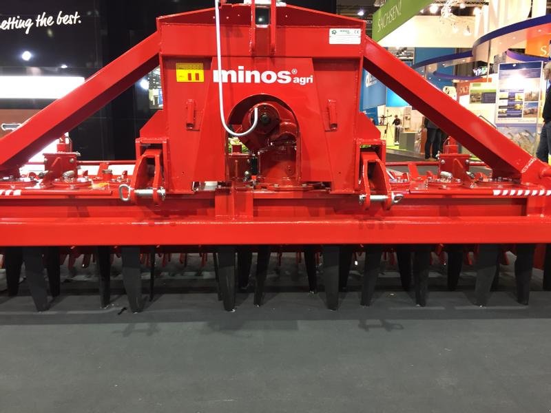 Kreiselegge des Typs Minos Agri Kreiselegge T-DRAM 3001 mit Packerwalze, Neumaschine in Münstermaifeld (Bild 9)