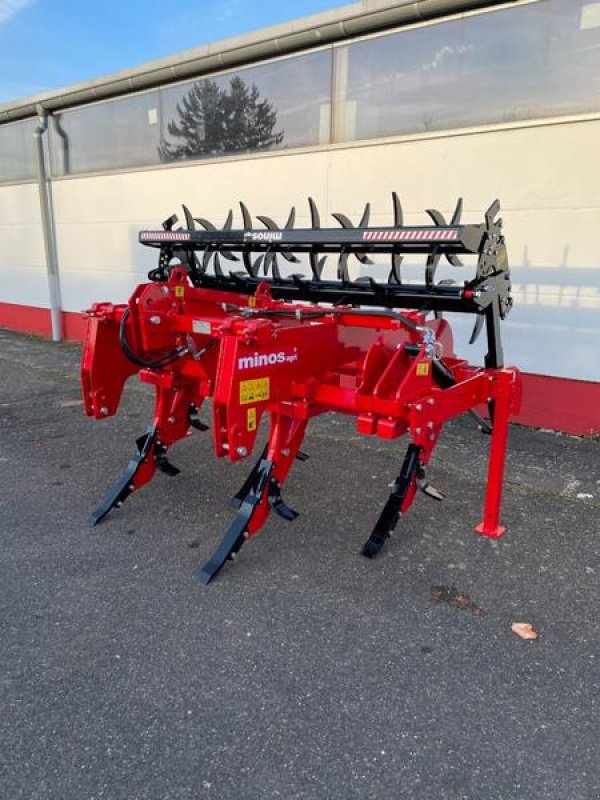 Tiefenlockerer des Typs Minos Agri Untergrundlockerer mit Drehrechen GB 5, Neumaschine in Münstermaifeld (Bild 1)