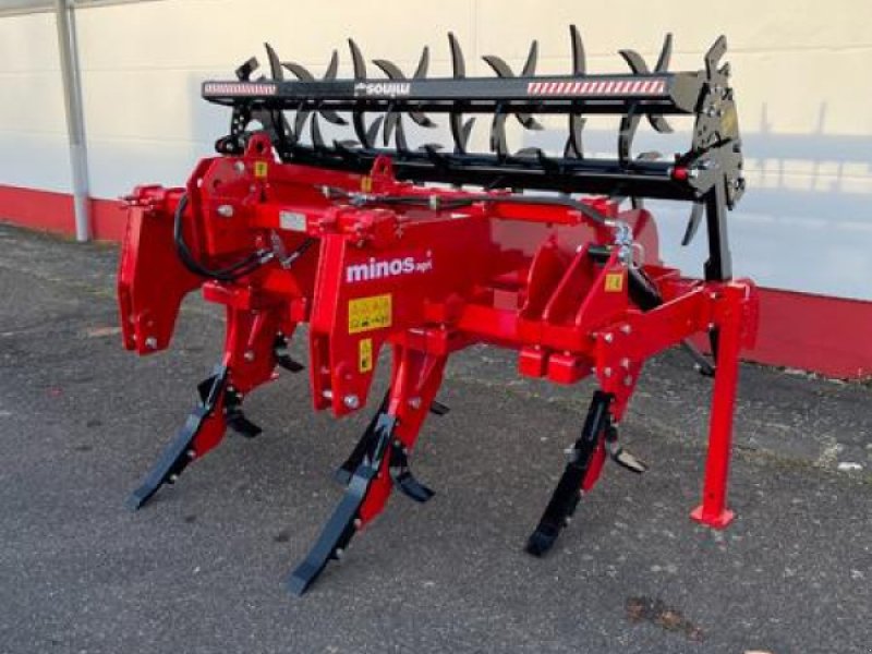 Tiefenlockerer des Typs Minos Agri Untergrundlockerer mit Drehrechen GB 5, Neumaschine in Münstermaifeld (Bild 1)