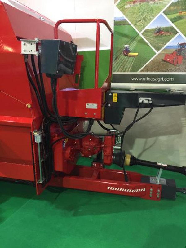 Futtermischwagen des Typs Minos Agri Futtermischwagen T-YYKM 10, Neumaschine in Münstermaifeld (Bild 8)