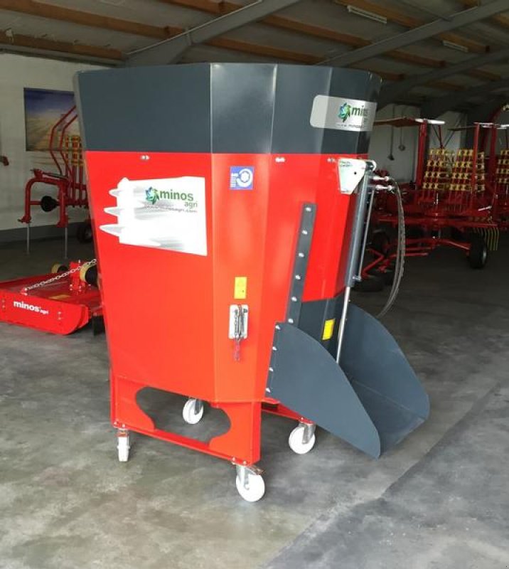 Futtermischwagen des Typs Minos Agri Futtermischwagen T-DYKM 2,0, Neumaschine in Münstermaifeld (Bild 8)