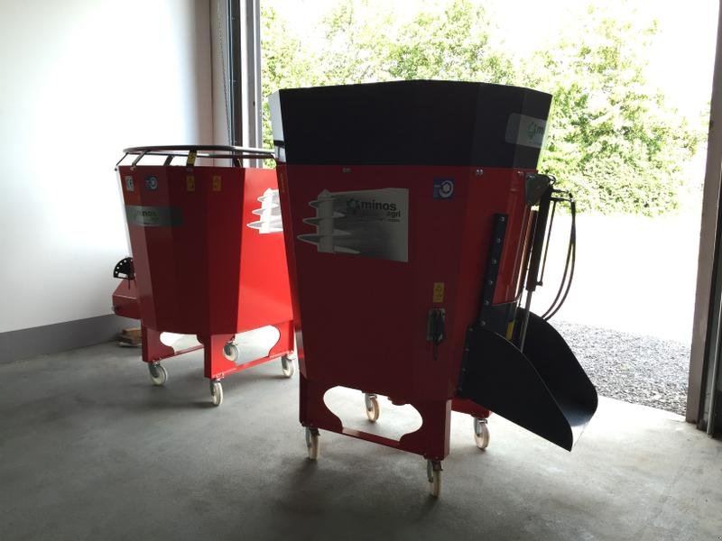 Futtermischwagen des Typs Minos Agri Futtermischwagen T-DYKM 2,0, Neumaschine in Münstermaifeld (Bild 9)