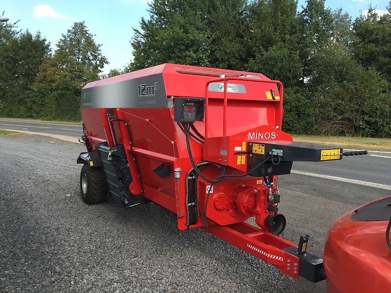 Futtermischwagen des Typs Minos Agri Futtermischwagen T-YYKM 12, Neumaschine in Münstermaifeld (Bild 1)