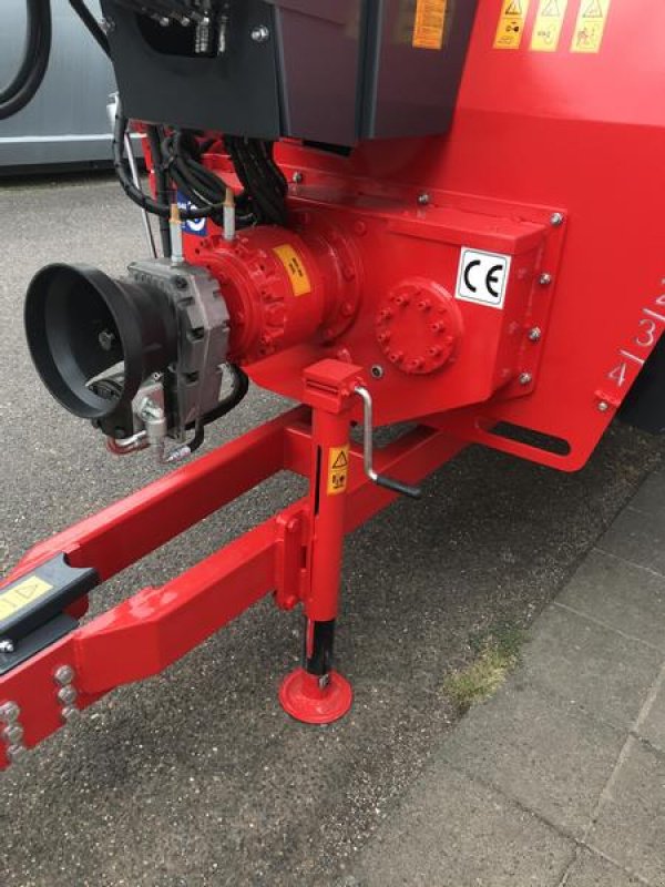 Futtermischwagen des Typs Minos Agri Futtermischwagen T-YYKM 4K, Neumaschine in Münstermaifeld (Bild 9)