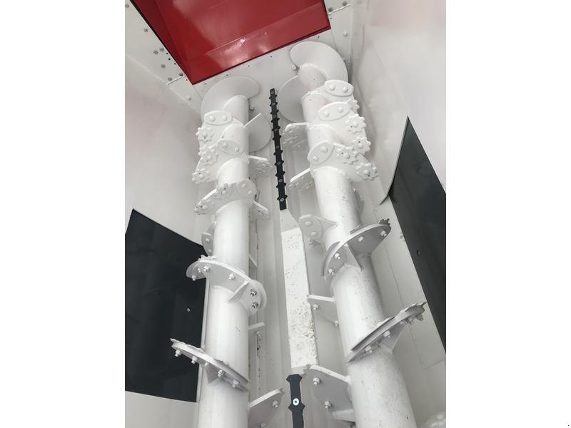 Futtermischwagen des Typs Minos Agri Futtermischwagen T-YYKM 4K, Neumaschine in Münstermaifeld (Bild 5)