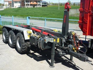 Abrollcontainer des Typs MEC-AGRI Roagna R26L, Neumaschine in Mondovi (Bild 1)