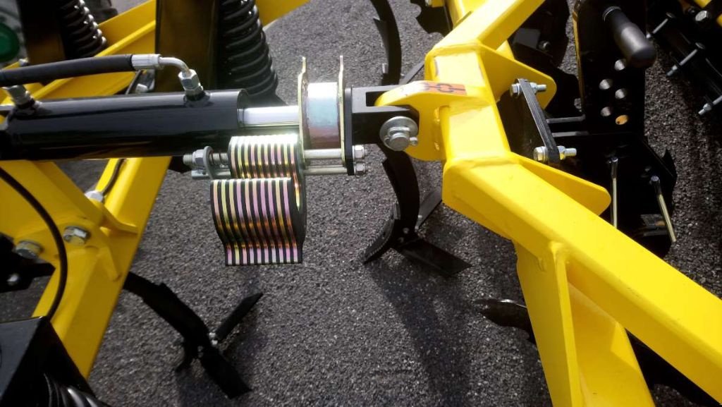 Grubber des Typs Bednar Déchaumeur à dents FENIX 3000, Gebrauchtmaschine in Aesch (Bild 4)