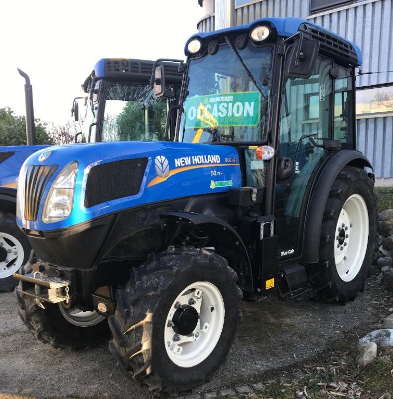 Schmalspurtraktor des Typs New Holland T 4.75 V, Gebrauchtmaschine in Aesch (Bild 1)