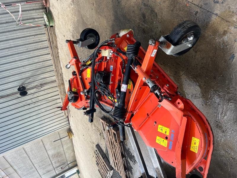 Aufsitzmäher des Typs Wiedenmann RMR230V-F, Gebrauchtmaschine in Richebourg (Bild 3)