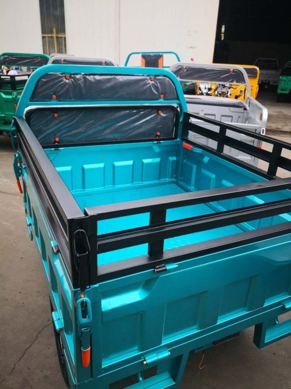 Gator des Typs Cargo Runner Elektro Lastendreirad, Neumaschine in Sommerach (Bild 17)