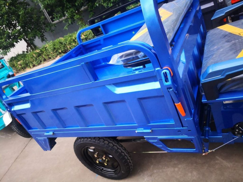 Gator des Typs Cargo Runner Elektro Lastendreirad, Neumaschine in Sommerach (Bild 14)