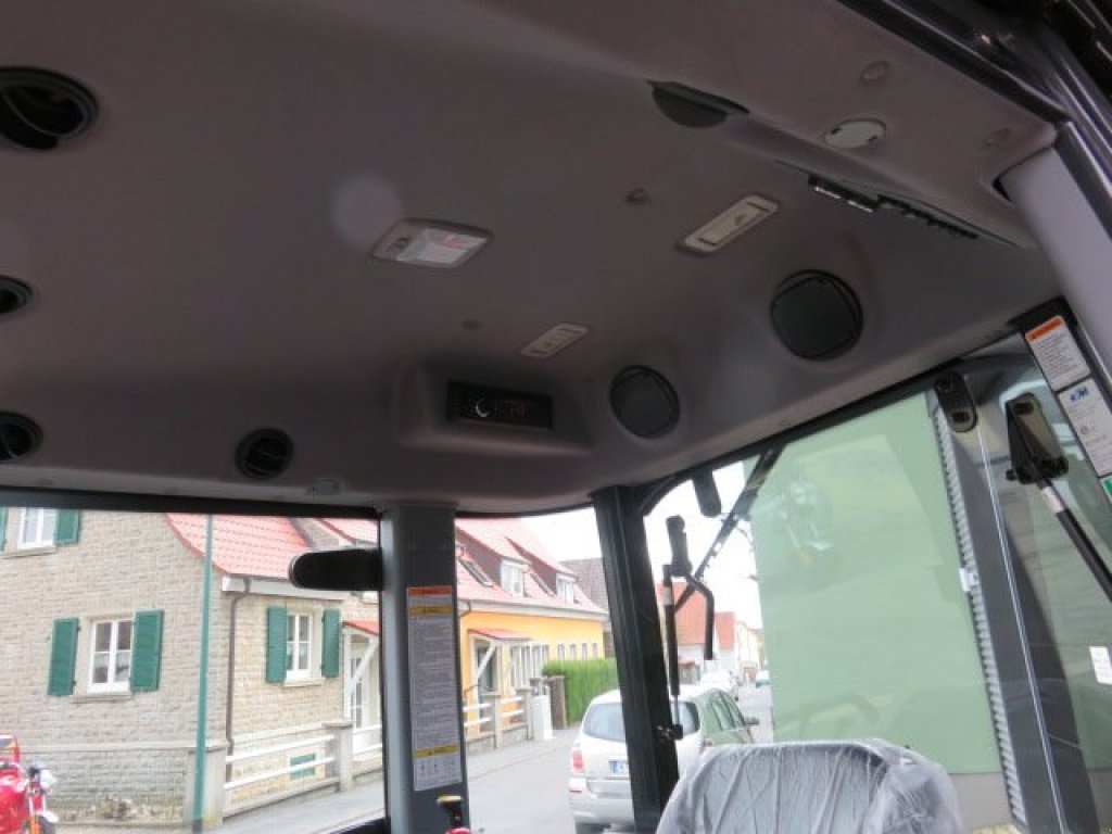 Traktor des Typs Branson 5025 C  Klima Frontalder Stoll, Neumaschine in Sommerach (Bild 11)