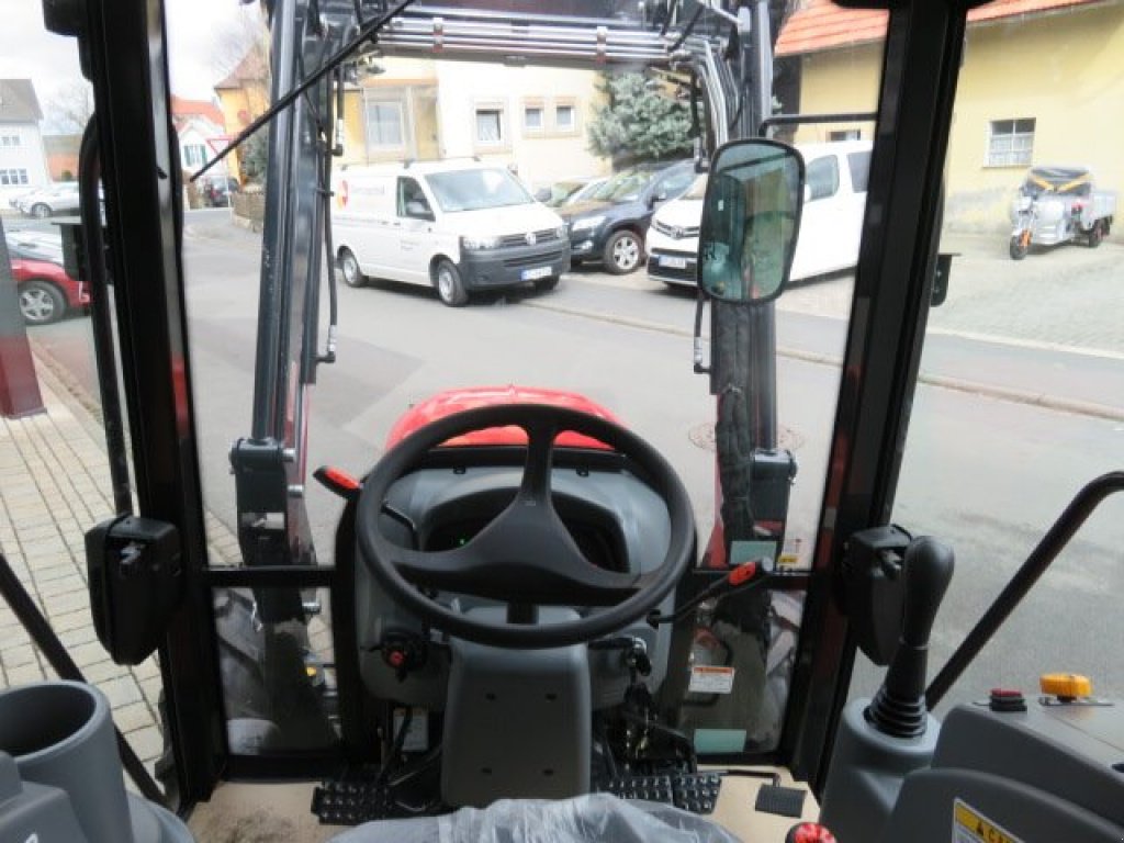 Traktor des Typs Branson 5025 C  Klima Frontalder Stoll, Neumaschine in Sommerach (Bild 5)